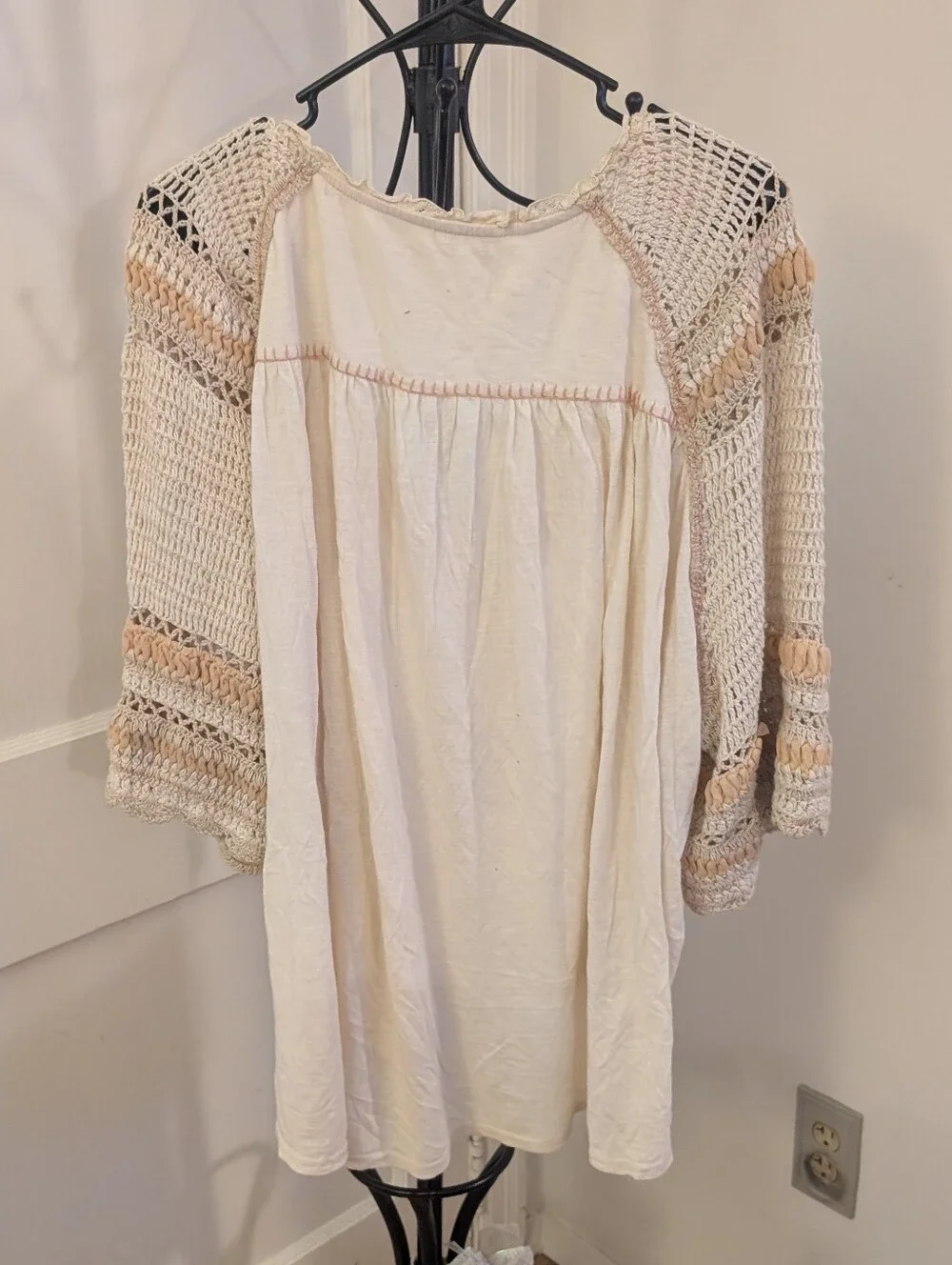 Free People Cream Crochet Sleeve Top Size Medum